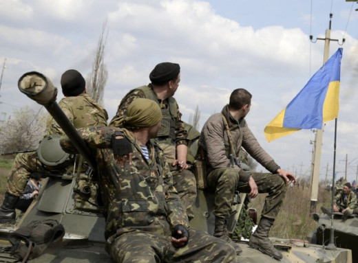 В Україні продовжили воєнний стан і мобілізацію до лютого 2026 року фото В Україні продовжили воєнний стан і мобілізацію до лютого 2026 року фото