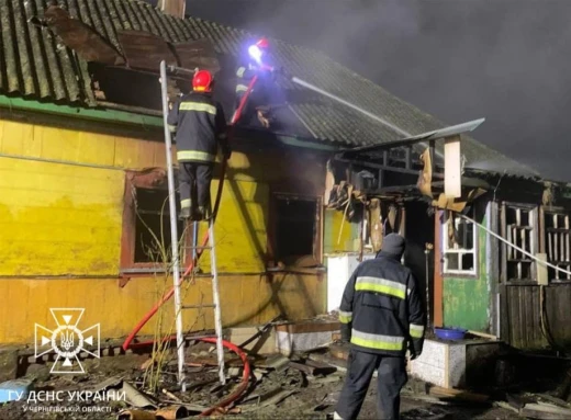 Під час пожежі будинку у Ніжинському районі живцем згорів чоловік фото