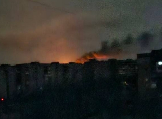 У Росії та окупованому Алчевську повідомили про нічні удари по промислових об'єктах фото