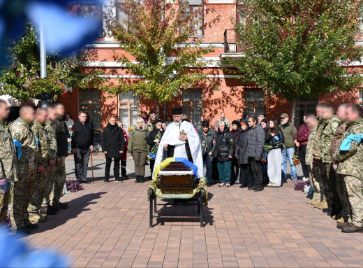 Ніжин провів в останню путь загиблого Героя фото