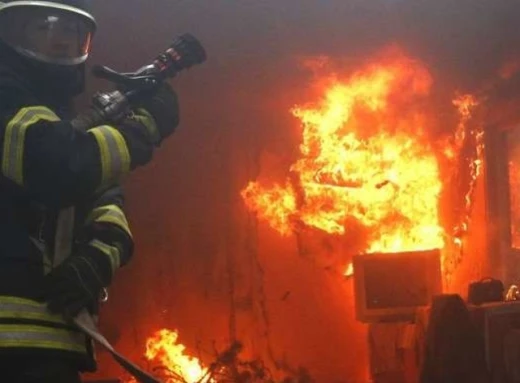 На Чернігівщині сталася пожежа будинку: загинуло троє людей фото