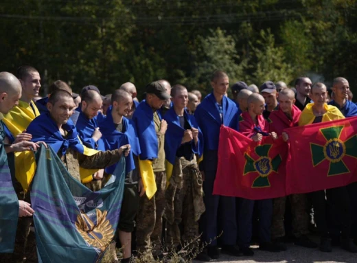 Наші повертаються додому: відбувся обмін полоненими між Україною та Росією фото