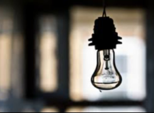 Екстрені відключення світла охопили низку регіонів України: що відомо фото