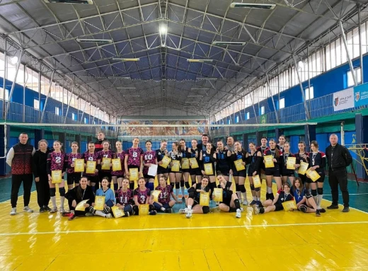 Ніжин фінішував з бронзою: як відбувся Чемпіонат Чернігівської області з волейболу серед дівчат фото