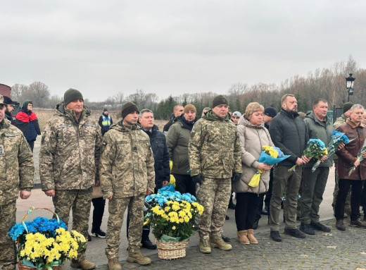 Ніжинці вшанували пам'ять героїв Крут — фото