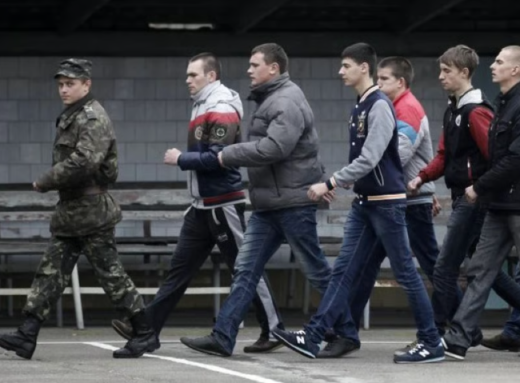 Хто з підлітків має стати на військовий облік: що варто знати фото