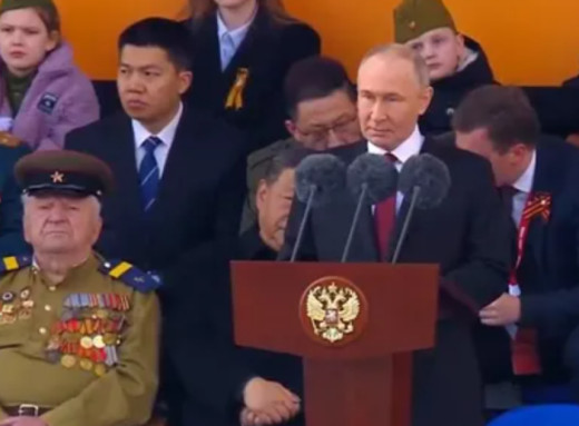 "Уся країна підтримує": Путін під час військового параду в Москві згадав про війну в Україні фото "Уся країна підтримує": Путін під час військового параду в Москві згадав про війну в Україні фото
