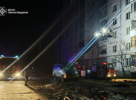 У Чернігові під час пожежі у квартирі чоловік отруївся чадним газом фото