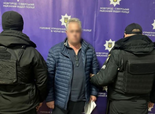 У Новгород-Сіверському затримали депутата, який у нетверезому стані чинив опір поліцейським фото