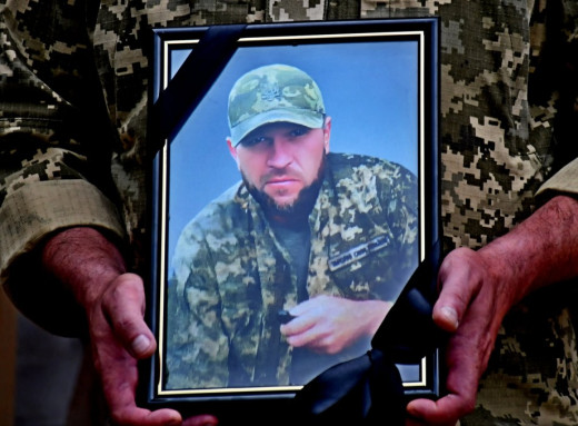 Ніжин попрощався з Воїном — Олегом Прокопцем фото Ніжин попрощався з Воїном — Олегом Прокопцем фото