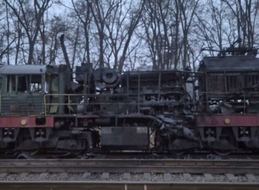 Росіяни влучили у тепловоз на Чернігівщині: травмовано машиніста та його помічника фото