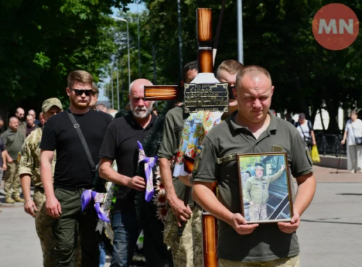 Ніжин попрощався із загиблим Воїном Олександром Єгоровим фото