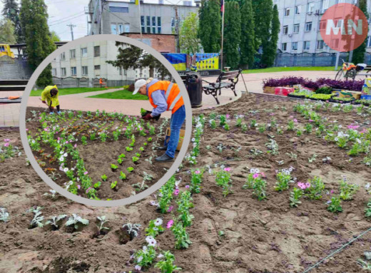 Квіткова вишиванка прикрасить пам’ятний знак Героям Небесної Сотні у Ніжині фото Квіткова вишиванка прикрасить пам’ятний знак Героям Небесної Сотні у Ніжині фото