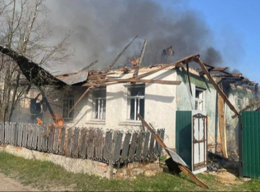 Росіяни атакували три громади Чернігівщини: за добу зафіксовано 18 вибухів фото Росіяни атакували три громади Чернігівщини: за добу зафіксовано 18 вибухів фото
