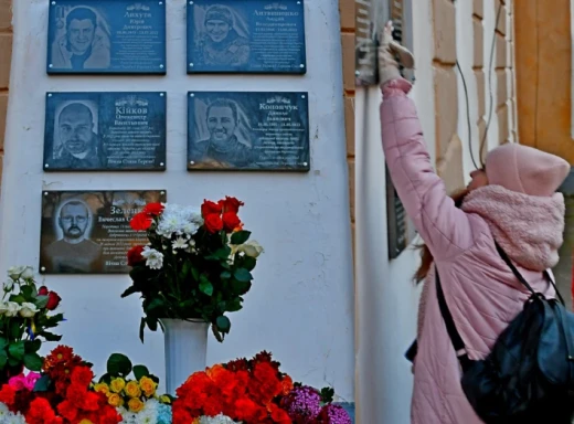 На будівлі Ніжинської гімназії №1 відкрили п’ять меморіальних дощок полеглим Захисникам фото