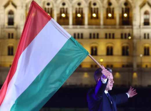 В Угорщині партія Петера Мадяра перемогла на виборах і отримала конституційну більшість фото