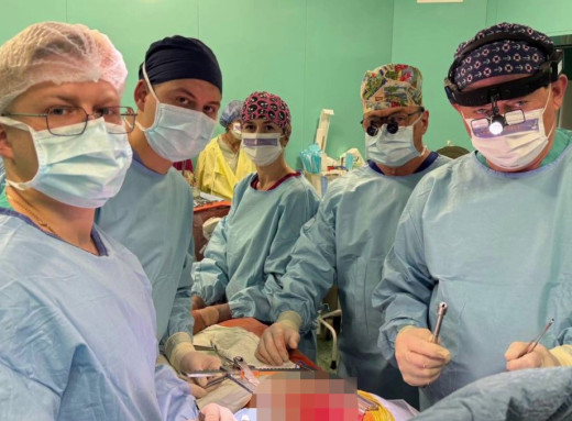 П’ять уламків у серці: у Чернігові медики врятували чоловіка після удару «Шахеда» фото