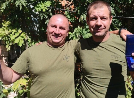 За оборону Чернігова: двох захисників із Чернігівщини нагородили медалями фото