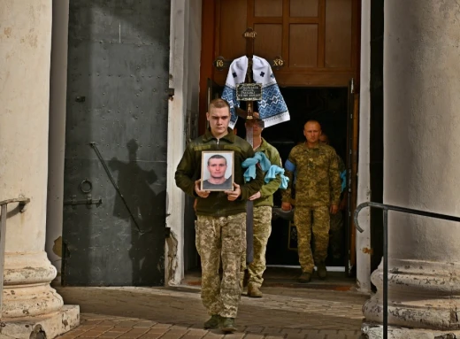 Ніжин попрощався із захисником — Василем Авдацьким фото