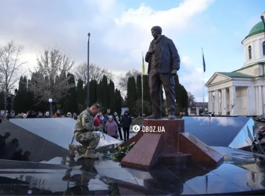 У Ніжині відкрили Меморіальний комплекс, присвячений полеглим Героям-Захисникам України (Фото) фото