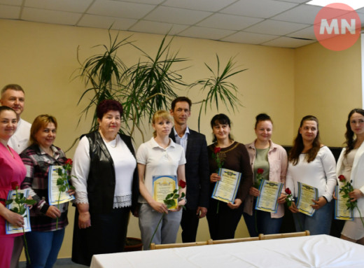 У Ніжині привітали акушерок з професійним святом фото У Ніжині привітали акушерок з професійним святом фото