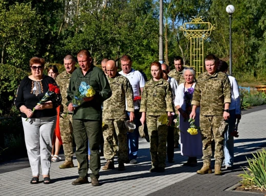 У Ніжині з нагоди Дня Незалежності України вшанували загиблих Героїв фото