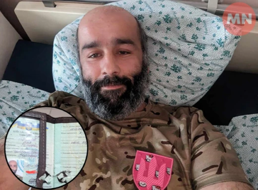Воїну з Чернігова осколок пробив військовий квиток і застряг у нозі фото