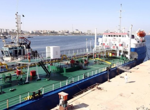 Українські дрони зупинили експорт палива з російського порту Туапсе — Reuters фото