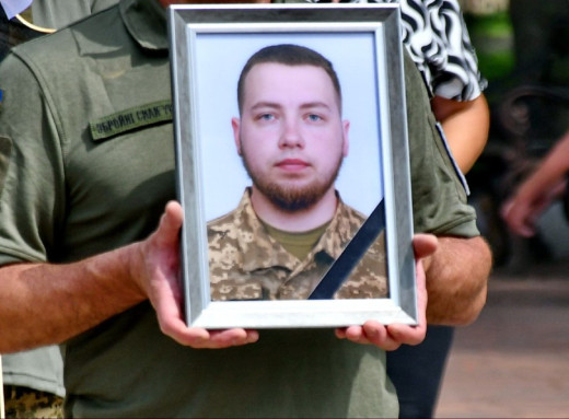 Ніжин попрощався з Воїном – Андрієм Цибою фото Ніжин попрощався з Воїном – Андрієм Цибою фото