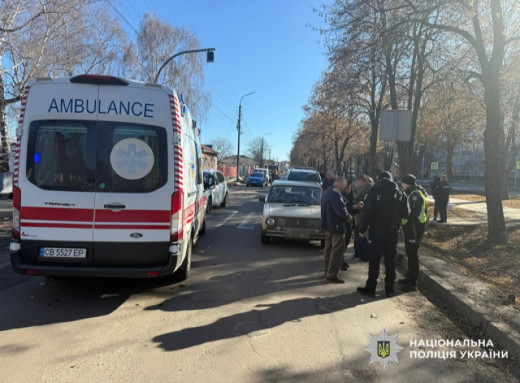 У Ніжині легковик збив двох дітей на пішохідному переході фото