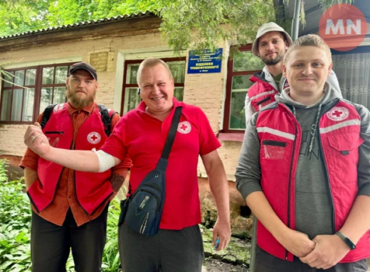 Рятувальники та представники Червоного Хреста в Ніжині стали донорами крові фото