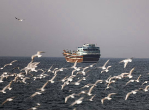 Іран відкрив вогонь по двох торговельних суднах в Ормузькій протоці фото