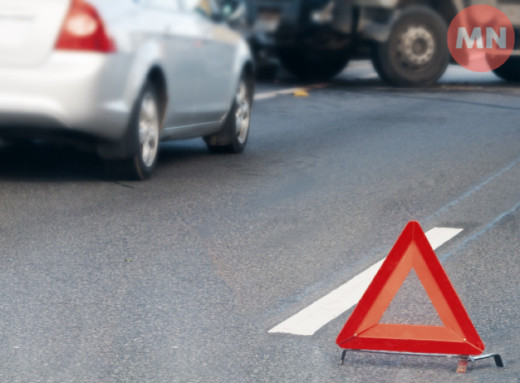 На Ніжинщині легковик зіткнувся з трактором: водія госпіталізували фото