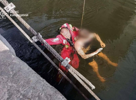 Стрибки у воду ледь не закінчилися трагедією: на Київщині врятували підлітка фото