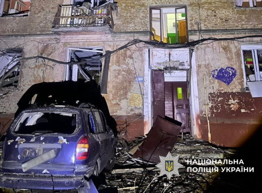 Чернігів атакували дронами: пошкоджені будинок, магазини та авто, є постраждалі (Оновлено) фото