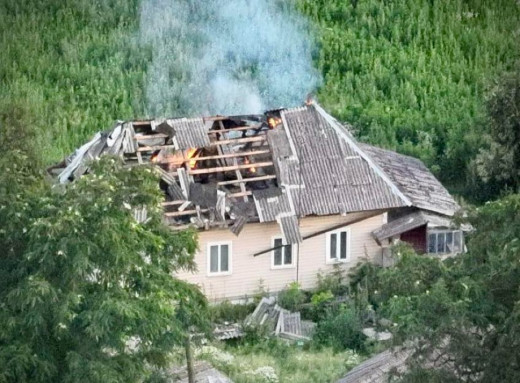 Не минає жодного дня без вогню: росіяни знову гатили по громадах Чернігівщини фото Не минає жодного дня без вогню: росіяни знову гатили по громадах Чернігівщини фото