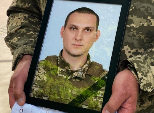 Ніжин провів в останню путь загиблого воїна фото
