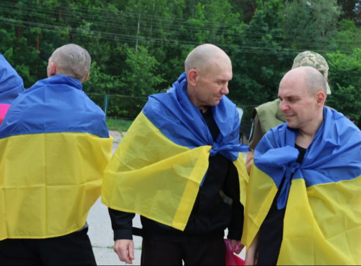 Україна повернула нову групу захисників із полону фото Україна повернула нову групу захисників із полону фото
