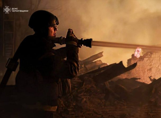 Росіяни атакували село на Чернігівщині: постраждала власниця оселі фото