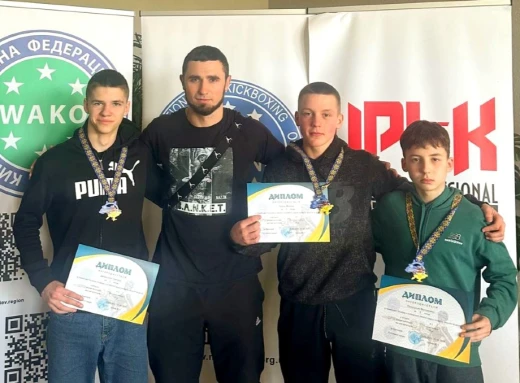 Ніжинські спортсмени повернулися з нагородами з Чемпіонату України з кікбоксингу (Фото) фото