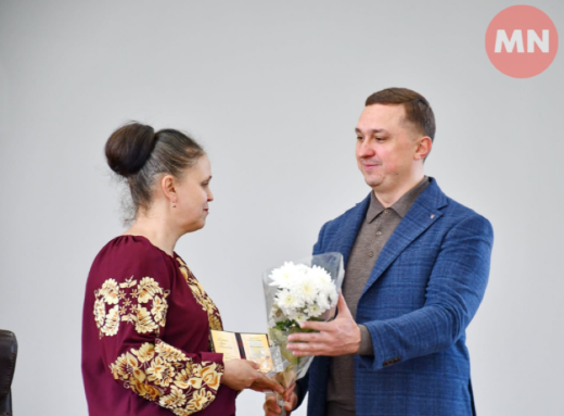 У Ніжині жінці присвоїли звання «Мати-героїня» фото