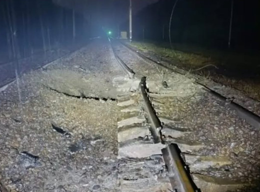 На Чернігівщині дрони атакували товарний потяг і енергооб’єкт: зруйновано колії, частина Ніжина без світла фото
