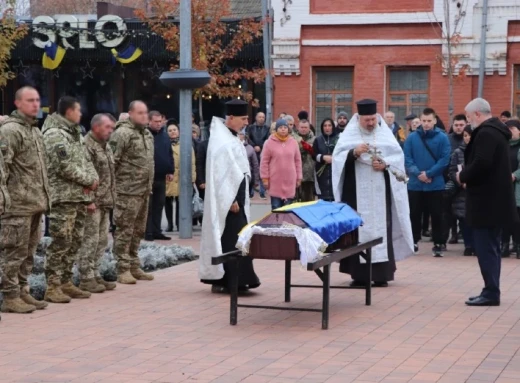 Ніжин попрощався з Героєм - Сергієм Радченком фото