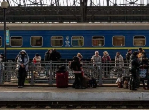 Скільки українських біженців перебуває за кордоном фото