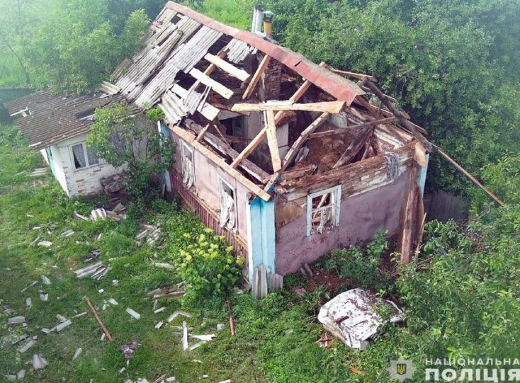 Знищили житловий будинок: росіяни обстріляли прикордоння Чернігівщини фото
