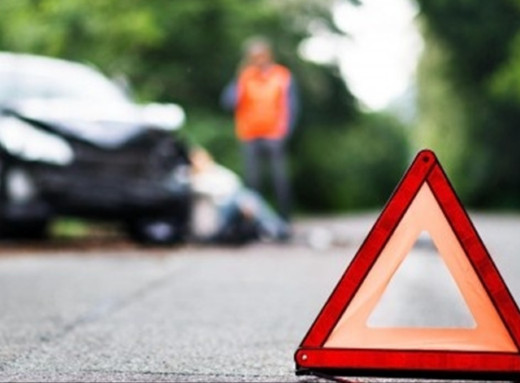 На Ніжинщині перекинулася автівка: водій загинув на місці ДТП фото