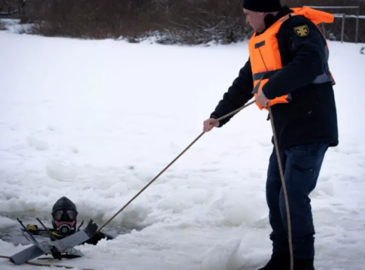 У річці на Чернігівщині виявили залишки БпЛА  фото