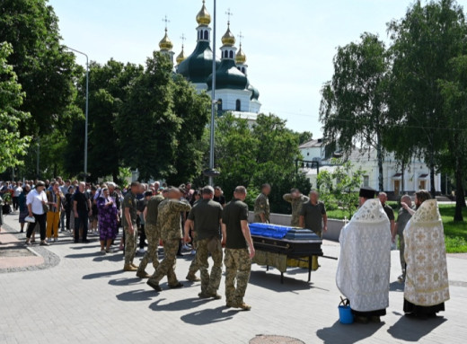 Ніжин провів в останню путь Героя – Дмитра Бакоцького фото Ніжин провів в останню путь Героя – Дмитра Бакоцького фото