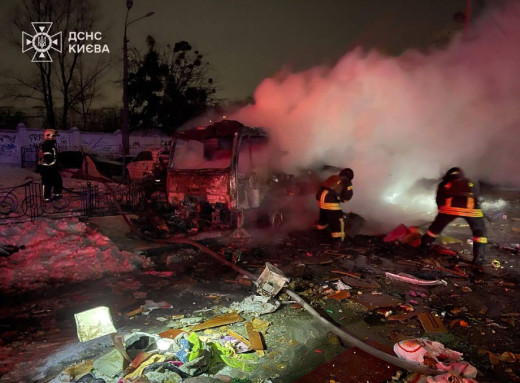 Російські БпЛА вночі атакували Київ: є постраждалі та пошкодження в кількох районах фото