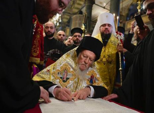 Російська розвідка публічно атакувала патріарха Варфоломія через питання автокефалії фото